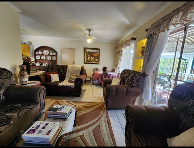 2 BEDROOM TOWNHOUSE FOR SALE IN CLARINA